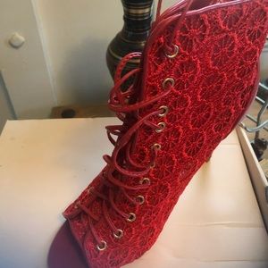 Red size 9.5 lace peep toe bootie!